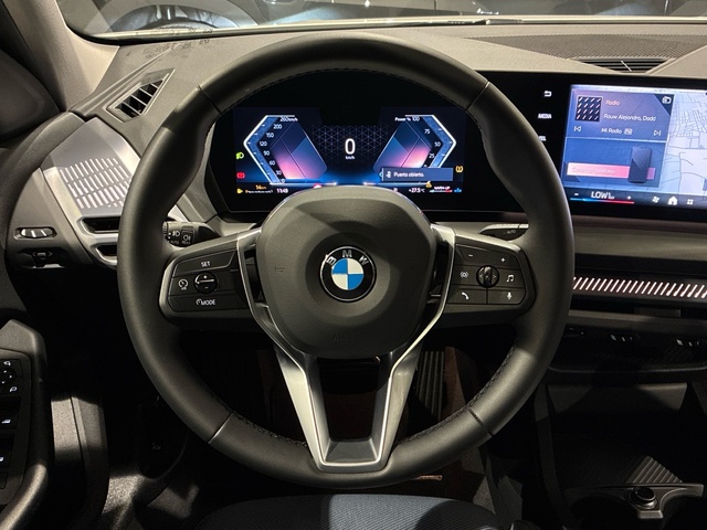 BMW Serie 1 118d color Blanco. Año 2024. 110KW(150CV). Diésel. En concesionario BMW Marcos Automoción de Valencia