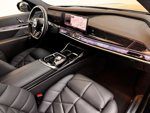 BMW Serie 7 740d color Negro. Año 2024. 220KW(299CV). Diésel. En concesionario Lurauto Gipuzkoa de Guipuzcoa