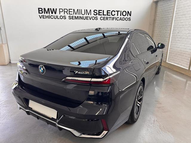 BMW Serie 7 740d color Negro. Año 2024. 220KW(299CV). Diésel. En concesionario Lurauto Gipuzkoa de Guipuzcoa