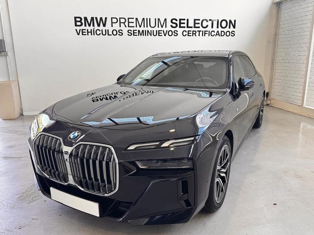 BMW Serie 7 740d color Negro. Año 2024. 220KW(299CV). Diésel. En concesionario Lurauto Gipuzkoa de Guipuzcoa