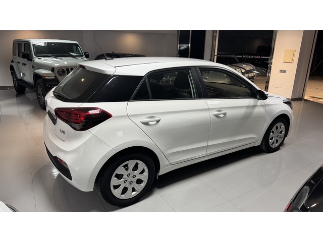 Hyundai i20 1.2 MPI Essence 62 kW (84 CV)