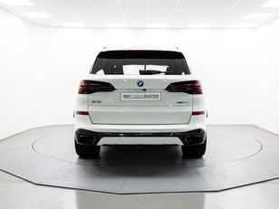 BMW X5 xDrive50e color Blanco. Año 2024. 360KW(489CV). Híbrido Electro/Gasolina. En concesionario Movil Begar Alcoy de Alicante