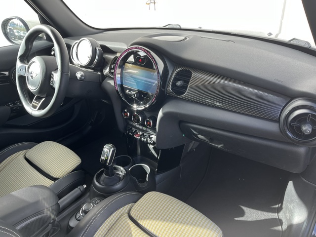 fotoG 7 del MINI MINI 5 Puertas Cooper 100 kW (136 CV) 136cv Gasolina del 2022 en Coruña
