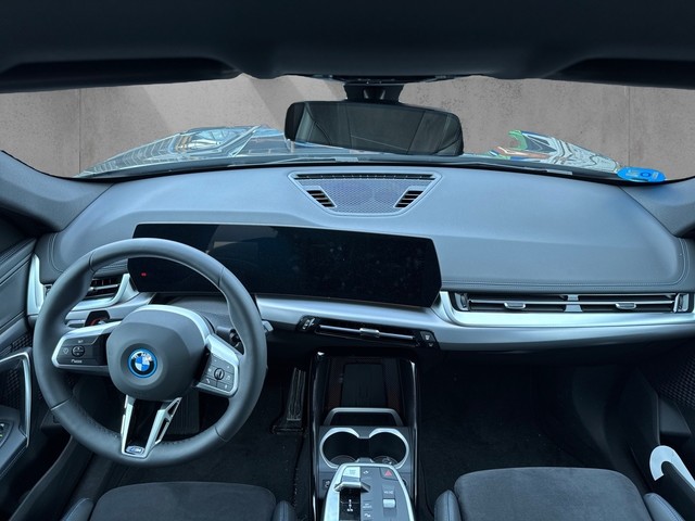 BMW iX1 eDrive20 color Negro. Año 2024. 150KW(204CV). Eléctrico. En concesionario BMW Avilcar Ávila de Ávila