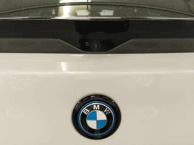BMW iX2 xDrive30 color Blanco. Año 2024. 230KW(313CV). Eléctrico. En concesionario Autoberón de La Rioja
