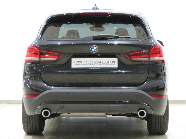 BMW X1 sDrive18d color Negro. Año 2021. 110KW(150CV). Diésel. En concesionario GANDIA Automoviles Fersan, S.A. de Valencia