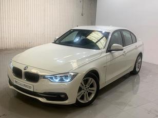 Fotos de BMW Serie 3 320d color Blanco. Año 2017. 120KW(163CV). Diésel. En concesionario Motor Munich - Terrassa - VO de Barcelona