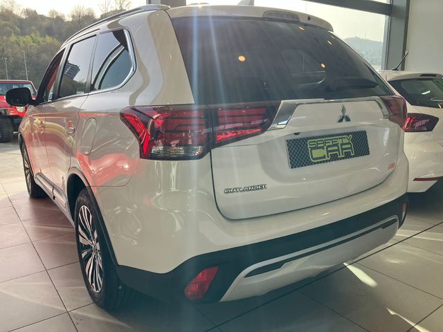 Mitsubishi Outlander 200 MPI Motion 2WD CVT 110 kW (150 CV)