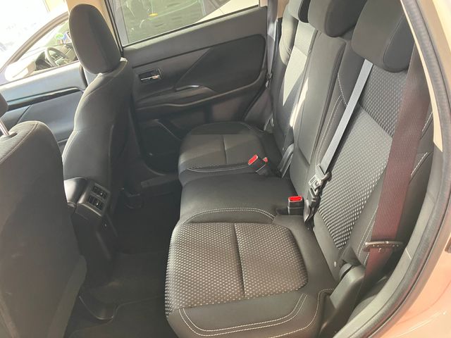 Mitsubishi Outlander 200 MPI Motion 2WD CVT 110 kW (150 CV)