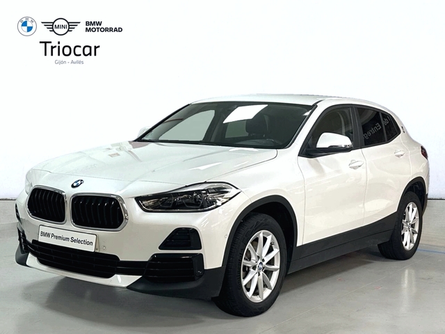 BMW X2 sDrive18d color Blanco. Año 2021. 110KW(150CV). Diésel. En concesionario Triocar Gijón (Bmw y Mini) de Asturias