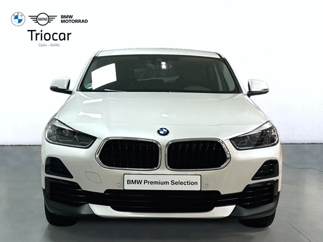 BMW X2 sDrive18d color Blanco. Año 2021. 110KW(150CV). Diésel. En concesionario Triocar Gijón (Bmw y Mini) de Asturias