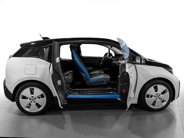 BMW i3 120Ah color Blanco. Año 2022. 125KW(170CV). Eléctrico. En concesionario Caetano Cuzco, Alcalá de Madrid