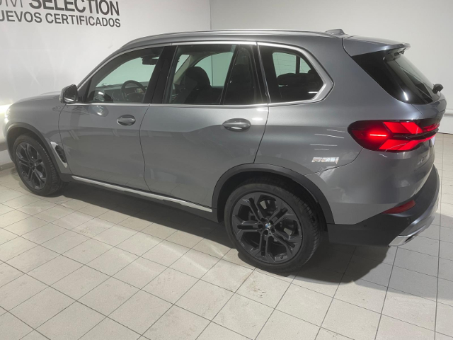BMW X5 xDrive30d color Gris. Año 2024. 219KW(298CV). Diésel. En concesionario Hispamovil Elche de Alicante