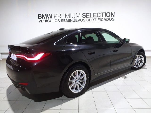 BMW i4 eDrive40 color Negro. Año 2024. 250KW(340CV). Eléctrico. En concesionario Hispamovil Elche de Alicante