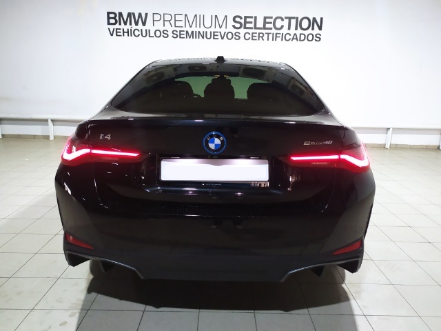 BMW i4 eDrive40 color Negro. Año 2024. 250KW(340CV). Eléctrico. En concesionario Hispamovil Elche de Alicante