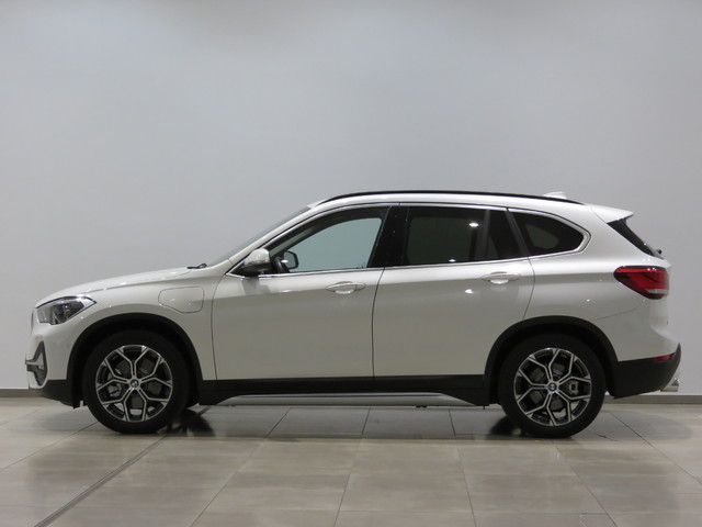 BMW X1 xDrive25e color Blanco. Año 2020. 162KW(220CV). Híbrido Electro/Gasolina. En concesionario ALZIRA Automoviles Fersan, S.A. de Valencia
