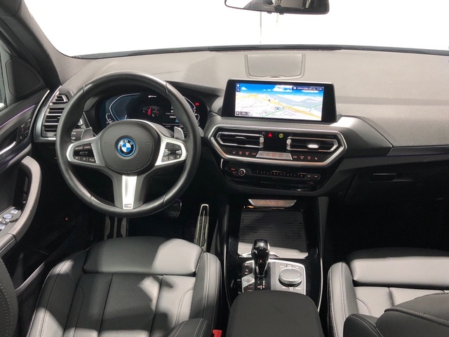 BMW X3 xDrive30e color Gris. Año 2023. 215KW(292CV). Híbrido Electro/Gasolina. En concesionario Auto Premier, S.A. - MADRID de Madrid