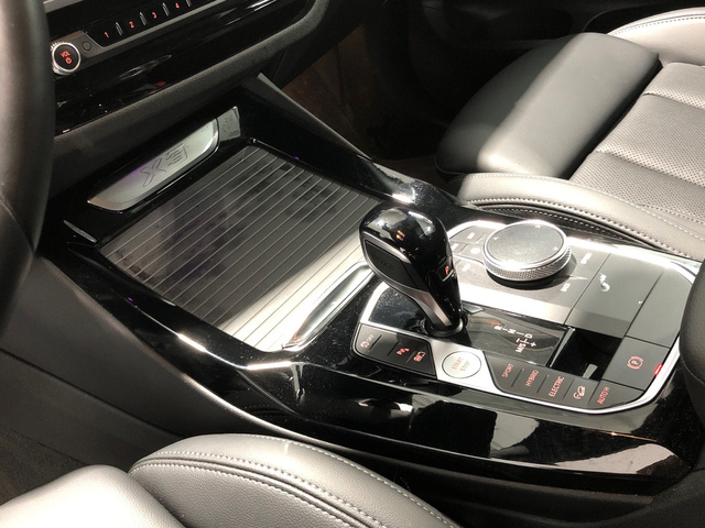 BMW X3 xDrive30e color Gris. Año 2023. 215KW(292CV). Híbrido Electro/Gasolina. En concesionario Auto Premier, S.A. - MADRID de Madrid