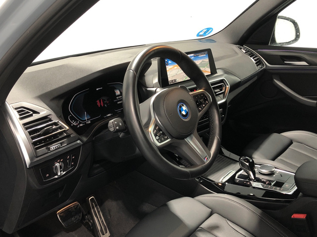 BMW X3 xDrive30e color Gris. Año 2023. 215KW(292CV). Híbrido Electro/Gasolina. En concesionario Auto Premier, S.A. - MADRID de Madrid