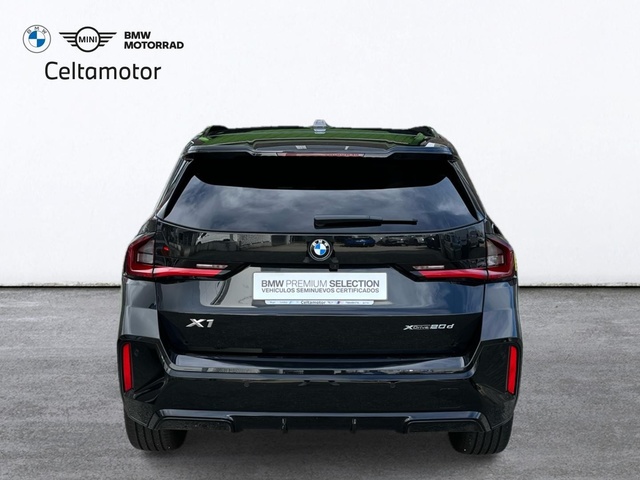 BMW X1 xDrive20d color Negro. Año 2024. 120KW(163CV). Diésel. En concesionario Celtamotor Vigo de Pontevedra