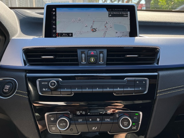 BMW X2 sDrive16d color Gris. Año 2024. 85KW(116CV). Diésel. En concesionario Murcia Premium S.L. AV DEL ROCIO de Murcia