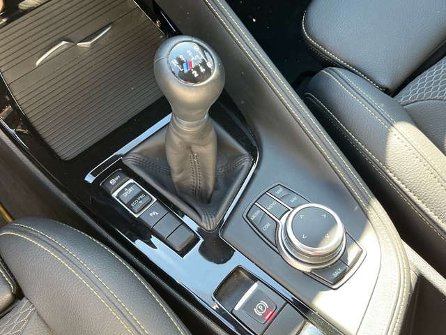 BMW X2 sDrive16d color Gris. Año 2024. 85KW(116CV). Diésel. En concesionario Murcia Premium S.L. AV DEL ROCIO de Murcia