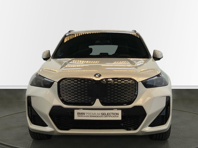 BMW iX1 xDrive30 color Blanco. Año 2024. 230KW(313CV). Eléctrico. En concesionario Proa Premium Palma de Illes Balears