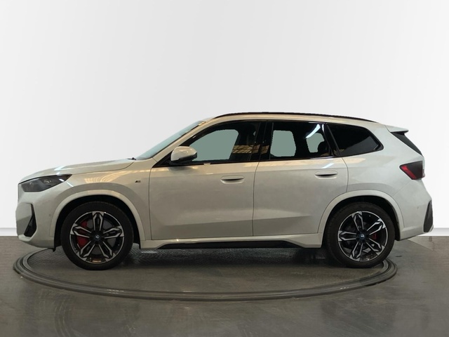 BMW iX1 xDrive30 color Blanco. Año 2024. 230KW(313CV). Eléctrico. En concesionario Proa Premium Palma de Illes Balears