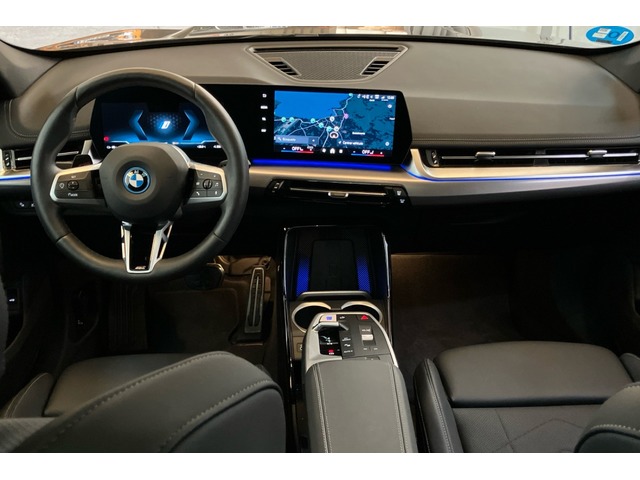 BMW iX1 xDrive30 color Negro. Año 2024. 230KW(313CV). Eléctrico. En concesionario Proa Premium Palma de Baleares