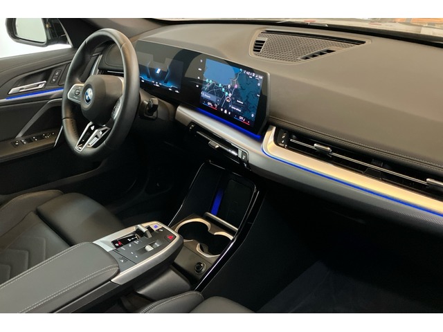 BMW iX1 xDrive30 color Negro. Año 2024. 230KW(313CV). Eléctrico. En concesionario Proa Premium Palma de Baleares