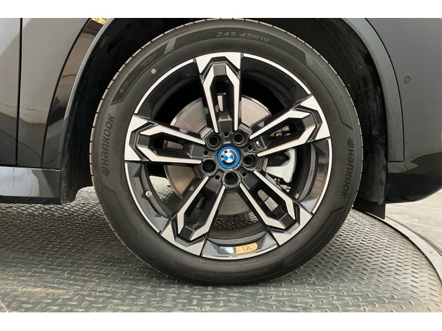BMW iX1 xDrive30 color Negro. Año 2024. 230KW(313CV). Eléctrico. En concesionario Proa Premium Palma de Baleares