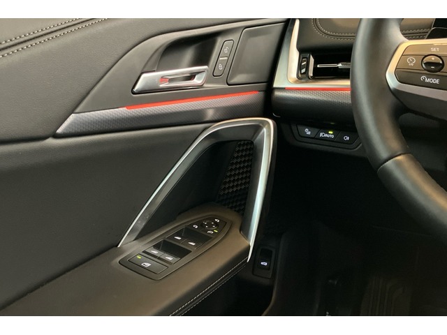 BMW iX1 xDrive30 color Negro. Año 2024. 230KW(313CV). Eléctrico. En concesionario Proa Premium Palma de Baleares