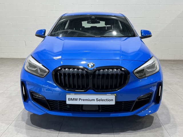 BMW Serie 1 116d color Azul. Año 2024. 85KW(116CV). Diésel. En concesionario Motor Munich Cadi - Manresa - VO de Barcelona