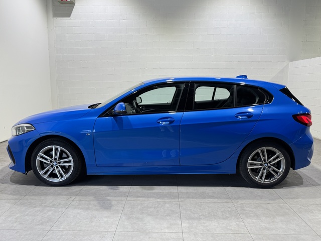 BMW Serie 1 116d color Azul. Año 2024. 85KW(116CV). Diésel. En concesionario Motor Munich Cadi - Manresa - VO de Barcelona