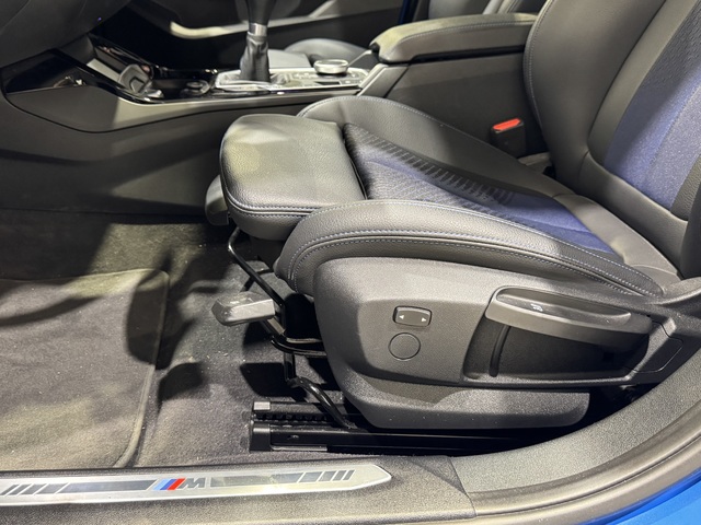 BMW Serie 1 116d color Azul. Año 2024. 85KW(116CV). Diésel. En concesionario Motor Munich Cadi - Manresa - VO de Barcelona