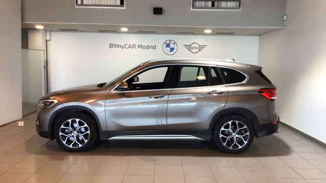 BMW X1 sDrive18d color Beige. Año 2020. 110KW(150CV). Diésel. En concesionario BYmyCAR Madrid - Alcalá de Madrid