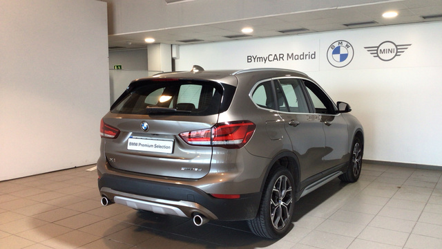 BMW X1 sDrive18d color Beige. Año 2020. 110KW(150CV). Diésel. En concesionario BYmyCAR Madrid - Alcalá de Madrid