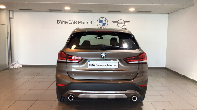 BMW X1 sDrive18d color Beige. Año 2020. 110KW(150CV). Diésel. En concesionario BYmyCAR Madrid - Alcalá de Madrid
