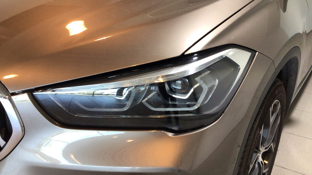 BMW X1 sDrive18d color Beige. Año 2020. 110KW(150CV). Diésel. En concesionario BYmyCAR Madrid - Alcalá de Madrid