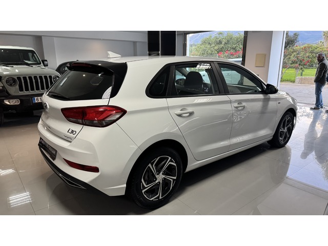 Hyundai i30 1.0 TGDI 48V Klass 88 kW (120 CV)