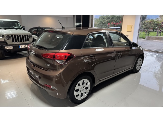 Hyundai i20 1.2 MPI Essence 62 kW (84 CV)