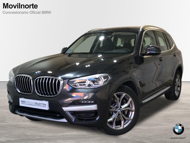 BMW X3 xDrive30e color Gris. Año 2021. 215KW(292CV). Híbrido Electro/Gasolina. En concesionario Movilnorte El Plantio de Madrid