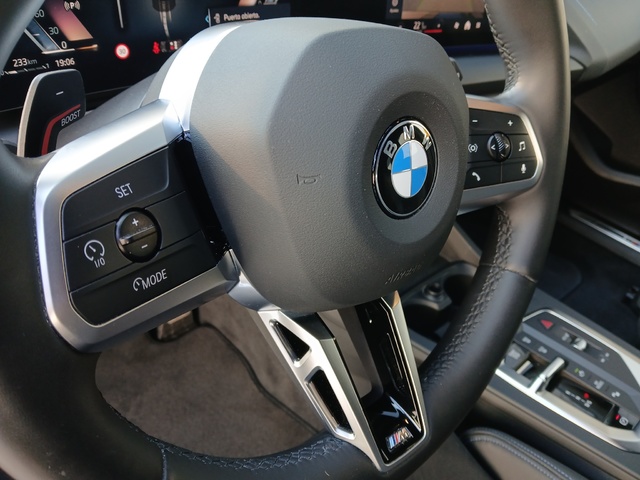 BMW Serie 1 118d color Negro. Año 2024. 110KW(150CV). Diésel. En concesionario GANDIA Automoviles Fersan, S.A. de Valencia
