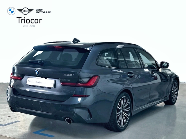 BMW Serie 3 320i Touring color Gris. Año 2021. 135KW(184CV). Gasolina. En concesionario Triocar Gijón (Bmw y Mini) de Asturias