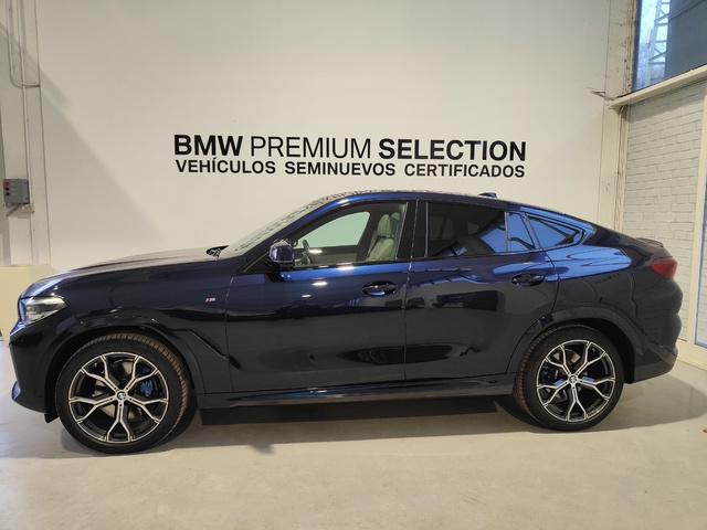 BMW X6 xDrive40i color Azul. Año 2022. 250KW(340CV). Gasolina. En concesionario Lurauto Gipuzkoa de Guipuzcoa