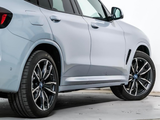 BMW X3 xDrive30e color Gris. Año 2024. 215KW(292CV). Híbrido Electro/Gasolina. En concesionario Oliva Motor Girona de Girona