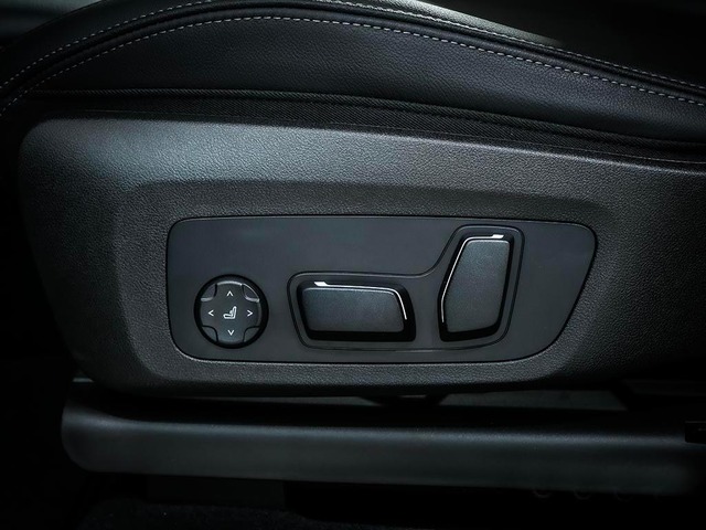 BMW X3 xDrive30e color Gris. Año 2024. 215KW(292CV). Híbrido Electro/Gasolina. En concesionario Oliva Motor Girona de Girona