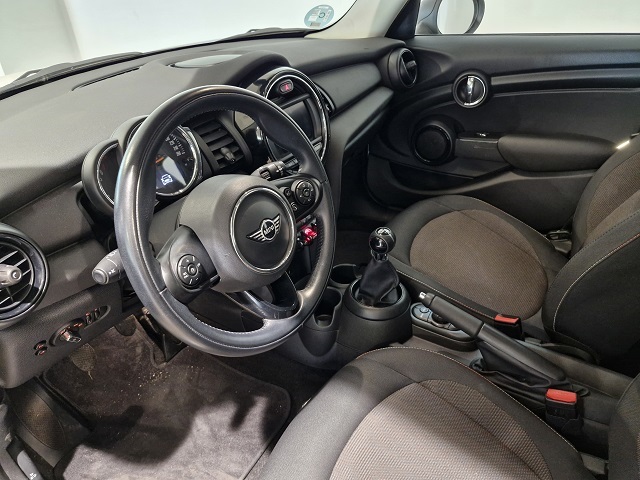 fotoG 10 del MINI MINI 5 Puertas One 75 kW (102 CV) 102cv Gasolina del 2018 en Huelva