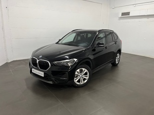 Fotos de BMW X1 sDrive18d color Negro. Año 2022. 110KW(150CV). Diésel. En concesionario Amiocar S.A. de Coruña