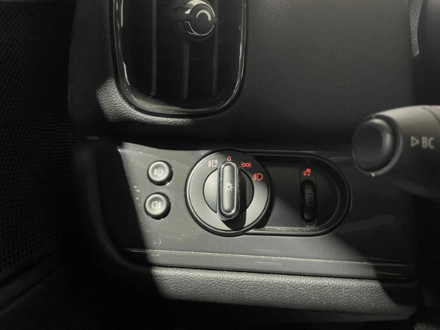 fotoG 27 del MINI MINI Countryman Cooper 100 kW (136 CV) 136cv Gasolina del 2022 en Alicante